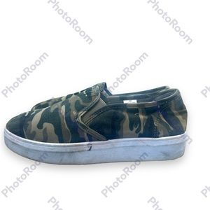Ikonik Woman’s Camo Slip Ons Size 8